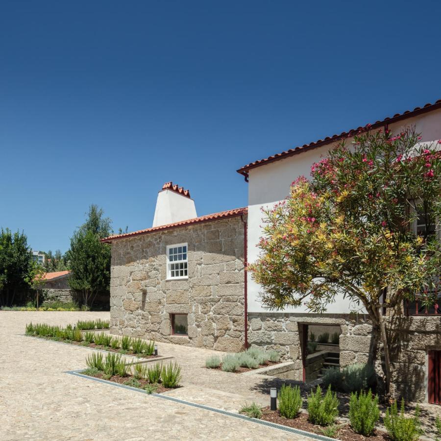 Gateway House * Guimarães